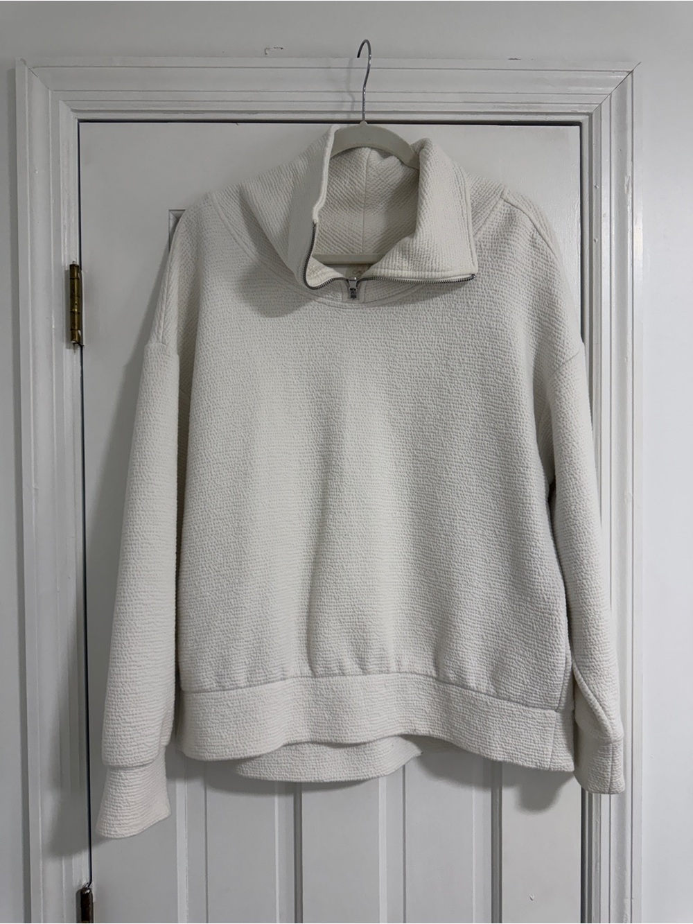 WOMEN’S CALIA OFF-WHITE PULLOVER - M